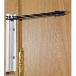 Доводчик дверной ЗУБР МАСТЕР, облегченная модель для дверей массой менее 45кг                                                                                                                         